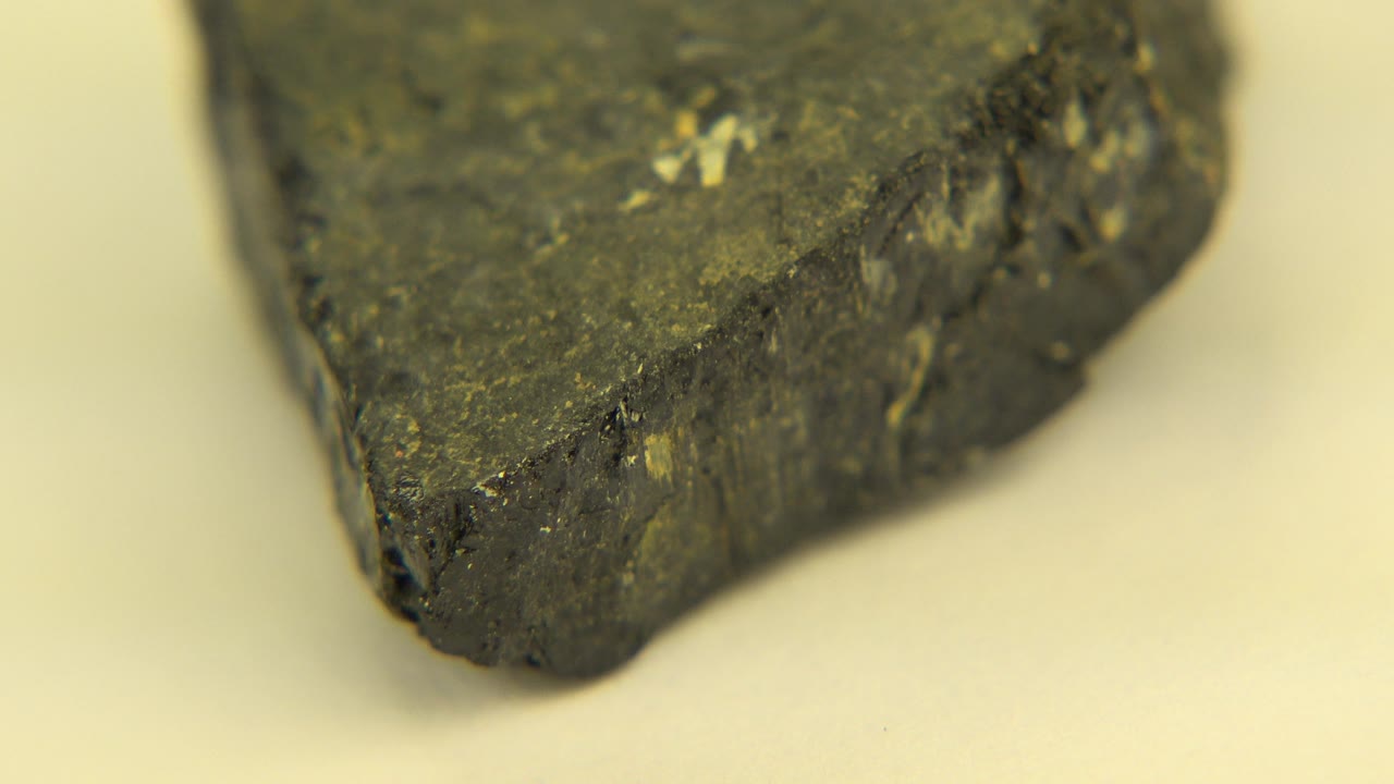 Close-up of the rock angled to the right.
