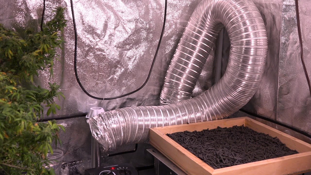 Reflective grow tent with ventilation duct and wooden tray