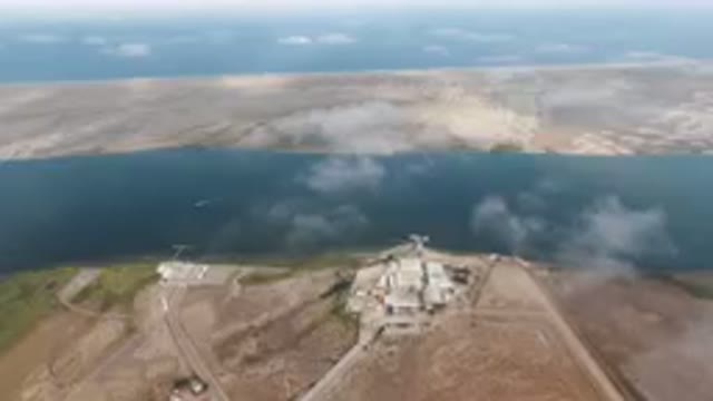 ALDOFO LOPEZ MATEOS BCS MEXICO-2023: Large Body Of Water That Is In The Middle