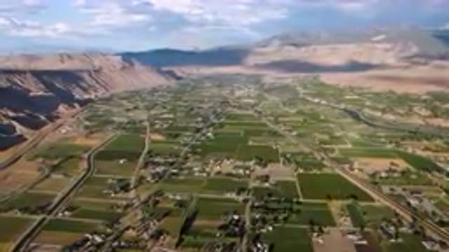 PALISADES COLORADO USA-2023: Valley With A Valley In The Middle
