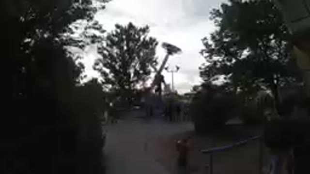 Amusement Park: Footloose Ride