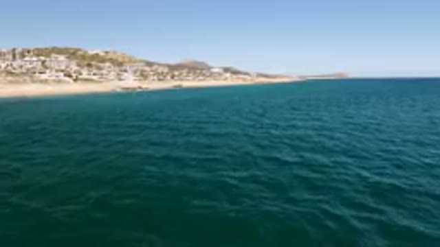 LAGUNA BEACH LOS CABOS BCS MEXICO-2023: Boat That Is Sailing In The Water Near A