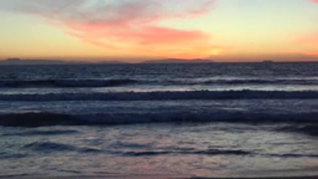 HUNTINGTON BEACH CALIFORNIA-2020: Sunset At The Beach