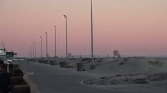 HUNTINGTON BEACH CALIFORNIA-2020: Amazing Footage Of The Sky And The Sand Of A