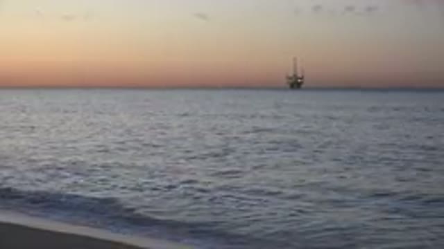 HUNTINGTON BEACH CALIFORNIA-2020: Amazing Footage Of Ship At Huntington Beach