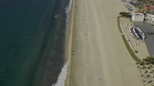EAST CAPE BCS MEXICO-2019: Flying Along The Line Between The Beach And Water