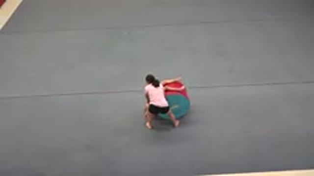 CABO SAN LUCAS MEXICO-2020: Girl Doing A Bankroll With The Help Of A Woman In A