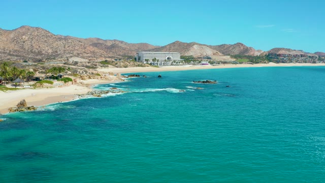 MARQUIS LOS CABOS MEXICO-2021: Beach with People and Moving Ocean Waves