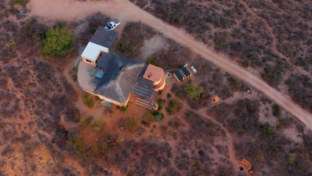 CABO PULMO BCS MEXICO-2021: A House in Arid Terrain From Above