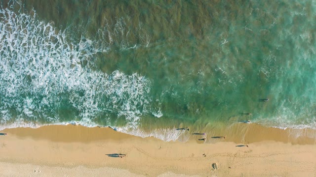 SAN JOSE DEL CABO BCS MEXICO-2020: Ocean Waves Advancing on Sandy Shore