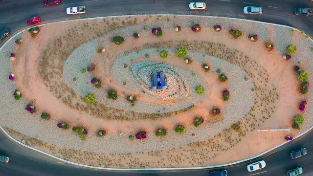 SAN JOSE DEL CABO BCS MEXICO-2020: Spiral-Designed Roundabout with Moving Traffic
