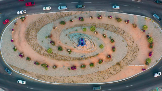SAN JOSE DEL CABO BCS MEXICO-2020: Spiral-Designed Roundabout with Circulating Vehicles