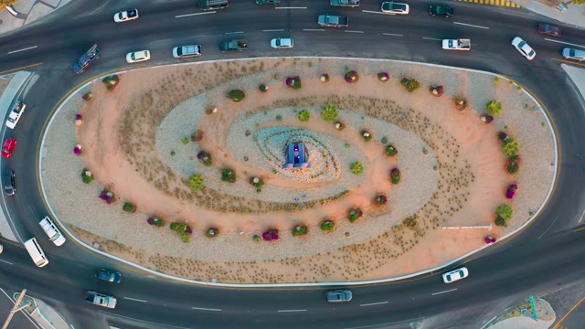 SAN JOSE DEL CABO BCS MEXICO-2020: Vehicles Moving in a Roundabout with Central Garden
