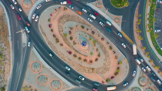 SAN JOSE DEL CABO BCS MEXICO-2020: Vehicles Circulating in a Multi-Lane Roundabout