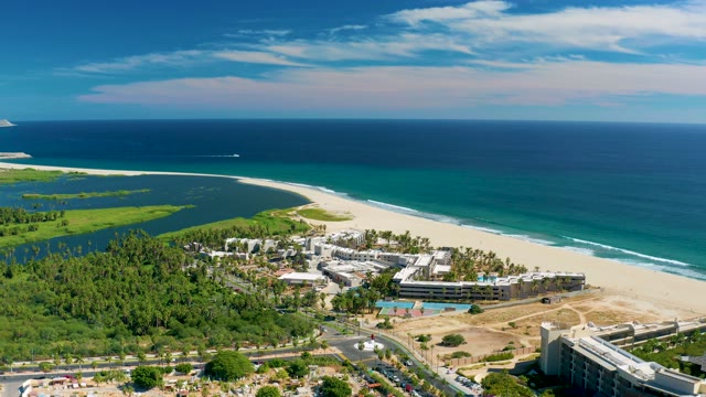 SAN JOSE DEL CABO BCS MEXICO-2020: Coastal Resort with Traffic and Ocean Waves