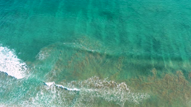 SAN JOSE DEL CABO BCS MEXICO-2020: Waves Rolling Over Shallow Ocean Floor
