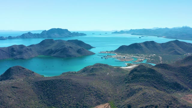 JUNCALITO BCS MEXICO-2020: Coastal Bay and Mountain Ranges with Moving Vessel