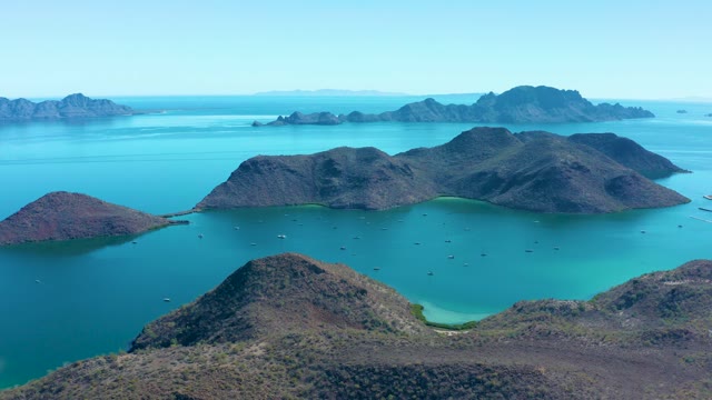JUNCALITO BCS MEXICO-2020: Rocky Islands and Boats in Turquoise Cove