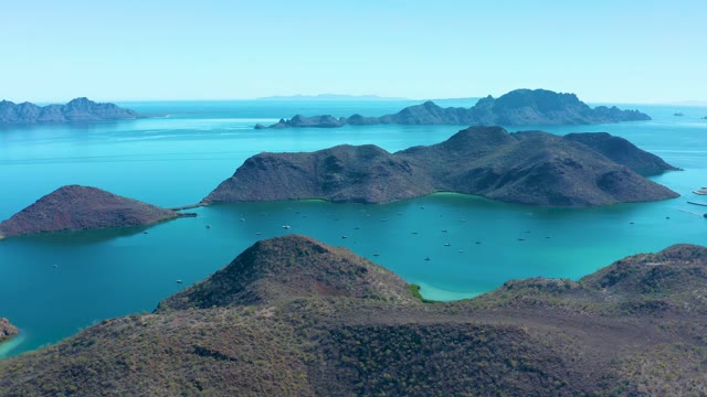 JUNCALITO BCS MEXICO-2020: Rocky Islands and Small Boats in Calm Turquoise Waters