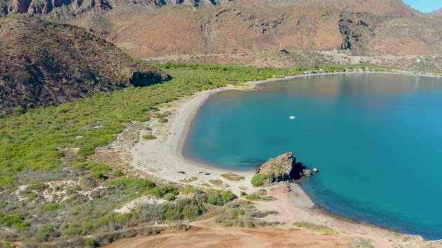 JUNCALITO BCS MEXICO-2020: Coastal Bay with People and Boat Movement