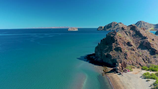 LIGUI BCS MEXICO-2020: Rocky Coastline with Turquoise Waters and Sandy Beach