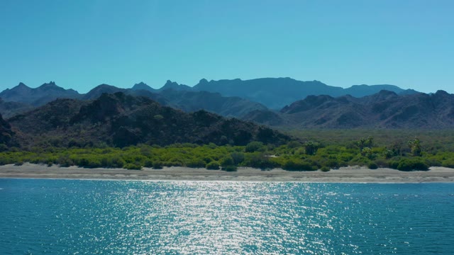 LIGUI BCS MEXICO-2020: Shoreline and Mountain Range Aerial