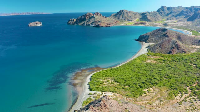 LIGUI BCS MEXICO-2020: Sandy Beach Curving Along Turquoise Waters
