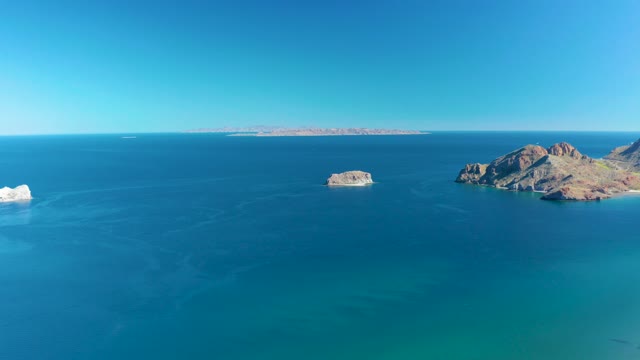 LIGUI BCS MEXICO-2020: Rocky Islands in Clear Blue Ocean Waters