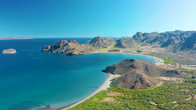 LIGUI BCS MEXICO-2020: Coastal Bay with Rocky Shores and Turquoise Waters