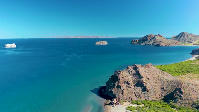 LIGUI BCS MEXICO-2020: Coastal Rock Formations and Turquoise Ocean Waters