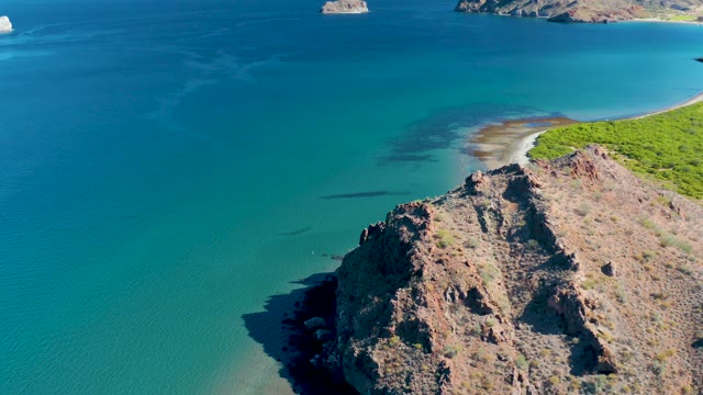 LIGUI BCS MEXICO-2020: Coastal Cliff Overlooking Turquoise Ocean and Sandy Shore