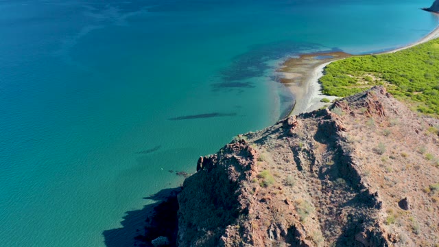 LIGUI BCS MEXICO-2020: Coastal Cliff Overlooking Turquoise Waters and Sandy Shore