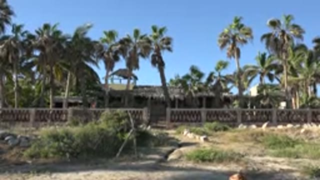 GRAND JUNCTION COLORADO-2017: House On The Shore With Lots Of Palm Trees