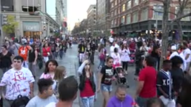 DENVER COLORADO-2016: A New York Street Overcrowded With People Walking And