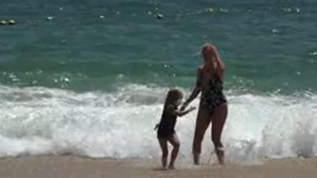 CABO SAN LUCAS MEXICO-2019: Beach Day With Mom