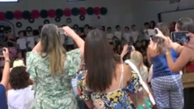 CABO SAN LUCAS MEXICO-2019: Crowds Shooting Videos With Smartphones Of Children