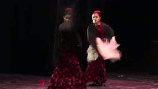 CABO SAN LUCAS MEXICO-2019: Two Beautiful Girls Dance With Confidence To Impress
