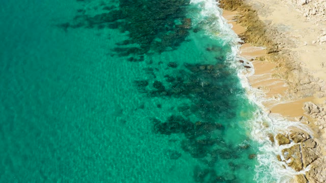 LAGUNA BEACH LOS CABOS BCS MEXICO-2021: Waves Breaking on Sandy and Rocky Coast