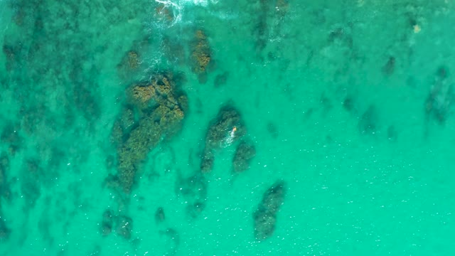 LAGUNA BEACH LOS CABOS BCS MEXICO-2021: Gentle Ocean Ripples over Submerged Rocky Seabed