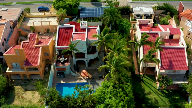 SAN JOSE DEL CABO BCS MEXICO-2021: Residential Neighborhood with Pool and Palm Trees