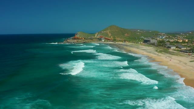 CERRITOS BEACH BCS MEXICO-2021: Ocean Waves Rolling Toward Sandy Shore