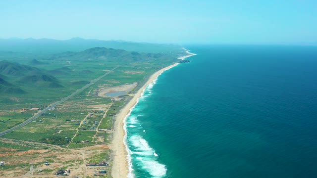 CERRITOS BEACH BCS MEXICO-2021: Coastal Road Alongside Sandy Beach and Ocean