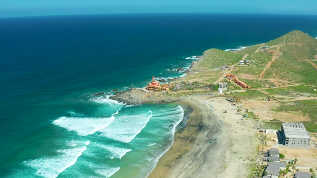 CERRITOS BEACH BCS MEXICO-2021: Ocean Waves Rolling Onto Sandy Shore