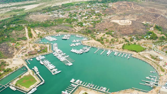 LA PLAYITA LOS CABOS MEXICO-2021: Marina Water Color Shifts From Blue to Green