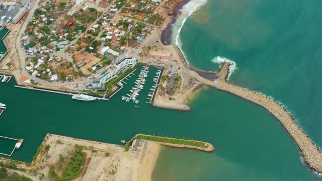 LA PLAYITA LOS CABOS MEXICO-2021: Marina with Boats and a Departing Vessel