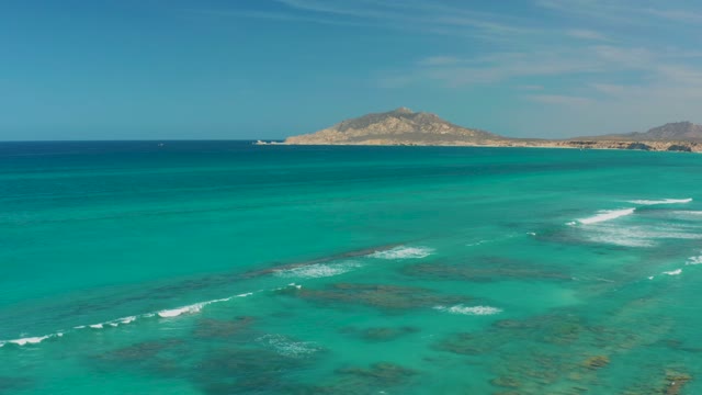 CABO PULMO BCS MEXICO-2021: Ocean Waves Moving Over Shallow Coral Reefs