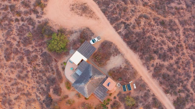 CABO PULMO BCS MEXICO-2021: Desert House and Car Departing