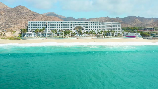MARQUIS LOS CABOS BCS MEXICO-2021: Beachfront Hotel with Ocean Waves Approaching Shore