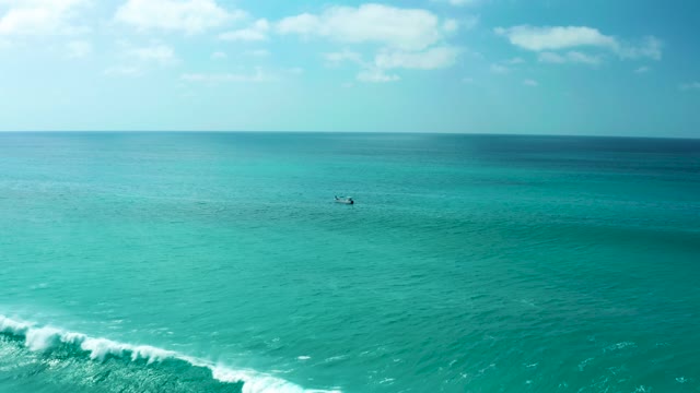 MARQUIS LOS CABOS BCS MEXICO-2021: Ocean Wave Breaking and Receding in Clear Water