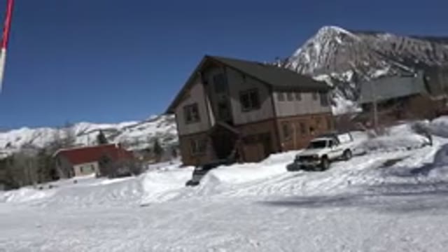 CRESTED BUTTE COLORADO-2015: Houses In The Snow With Mountains